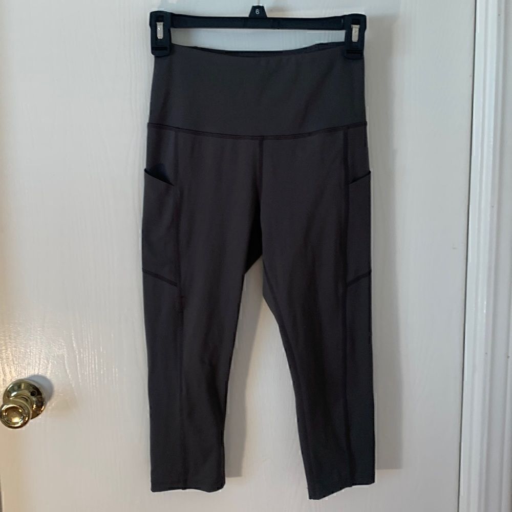 MPG EUC gray cropped leggings with pockets Size XS